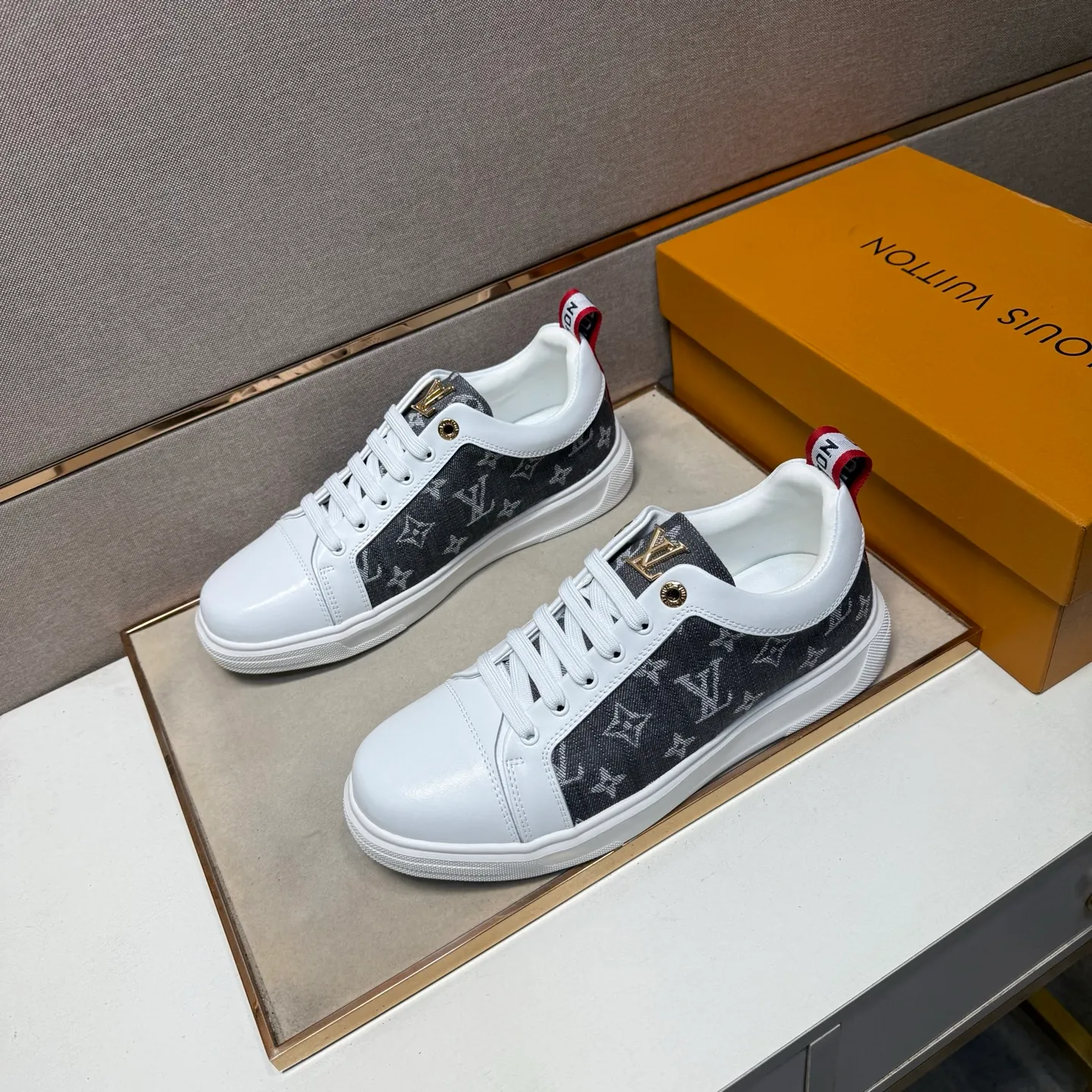 ⬛️Men's shoes 💰p400 [LV～] Men's casual shoes 2025z cabinet sales simultaneously 🔶Size: 38-44#️⃣ 🔷3 colors🔜The upper is made of multi-material splicing ➕Genuine leather lining, comfortable and breathable, sole: original comfortable and wear-resistant outsole, ⚠️real thing📱photographed🎬real thing is better📢📢📢